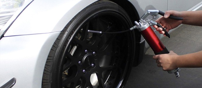 تفاوت ومقایسه اسپری روان‌کننده با گریس